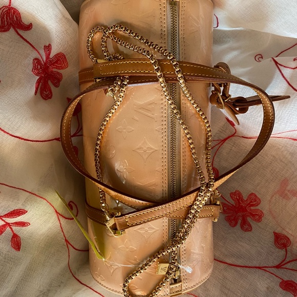 Authentic Louis Vuitton Bedford pink Vernis bag with charm - Picture 13 of 16